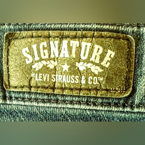 Vintage Levi Strauss Signature Jeans - " Curvy Skinny" - Picture 3 of 16